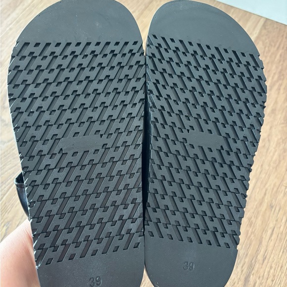 Black slides - Picture 6 of 6